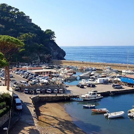 Relais Del Mare Con Terrazza Fronte Mare Free Parking Apartamento Massa Lubrense Exterior foto