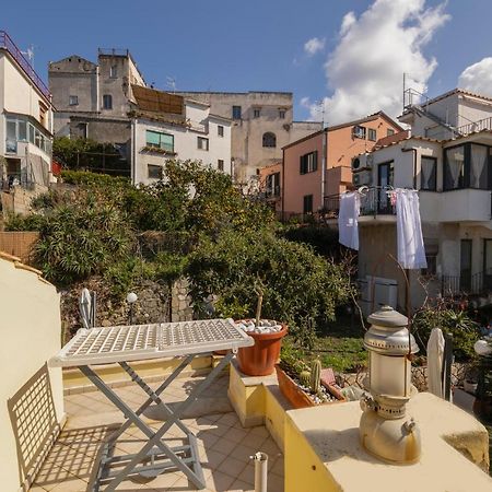 Relais Del Mare Con Terrazza Fronte Mare Free Parking Apartamento Massa Lubrense Exterior foto