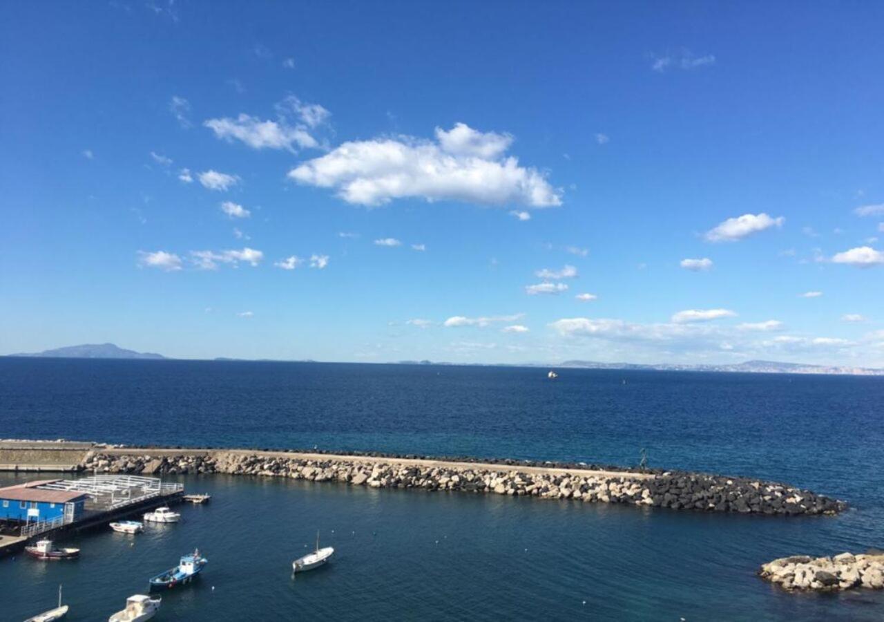 Relais Del Mare Con Terrazza Fronte Mare Free Parking Apartamento Massa Lubrense Exterior foto